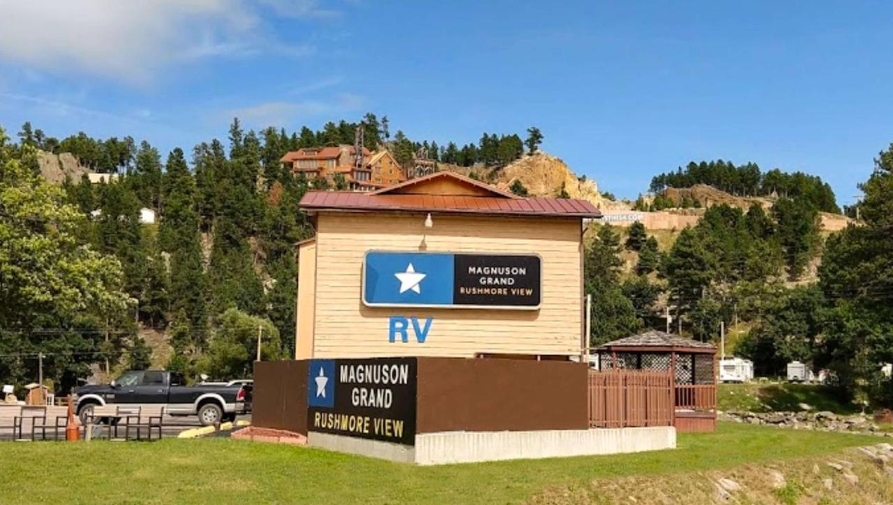 Magnuson Grand Rushmore View Hotel Keystone Exterior photo