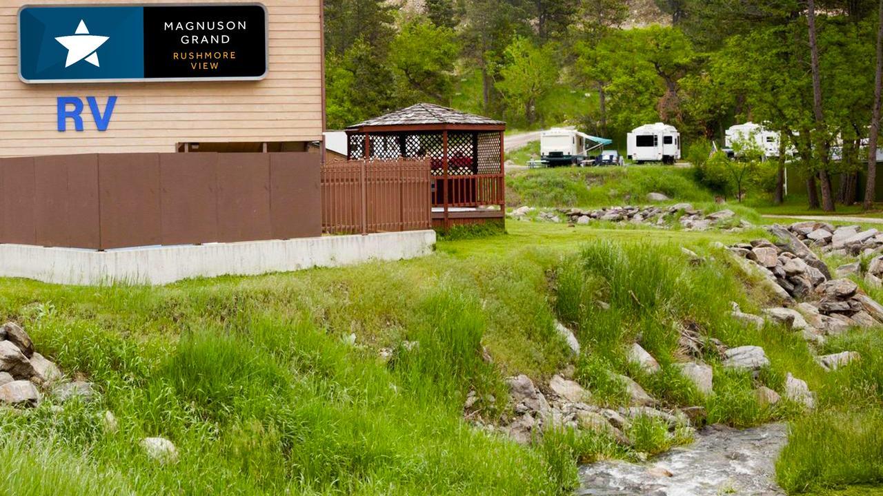 Magnuson Grand Rushmore View Hotel Keystone Exterior photo